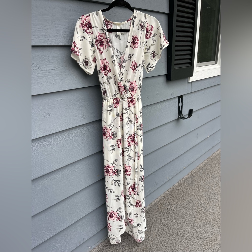 Floral V-Neck Maxi Dress